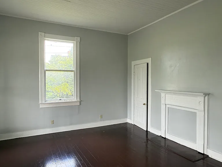 69 E Main St — Photo 3