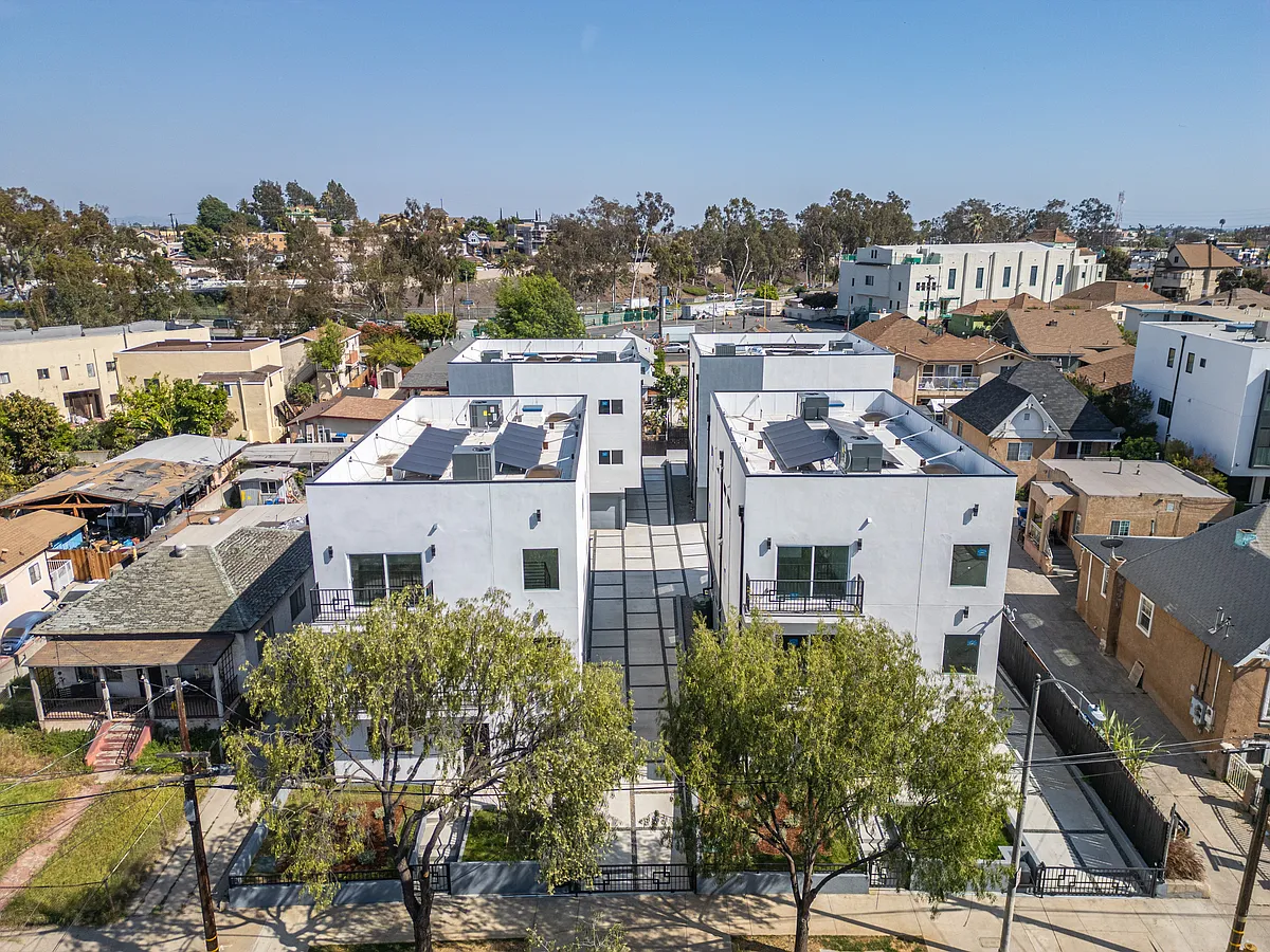 Building Photo - 642 N Boyle Ave