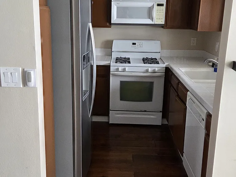 116 Chapel Ave — Photo 8