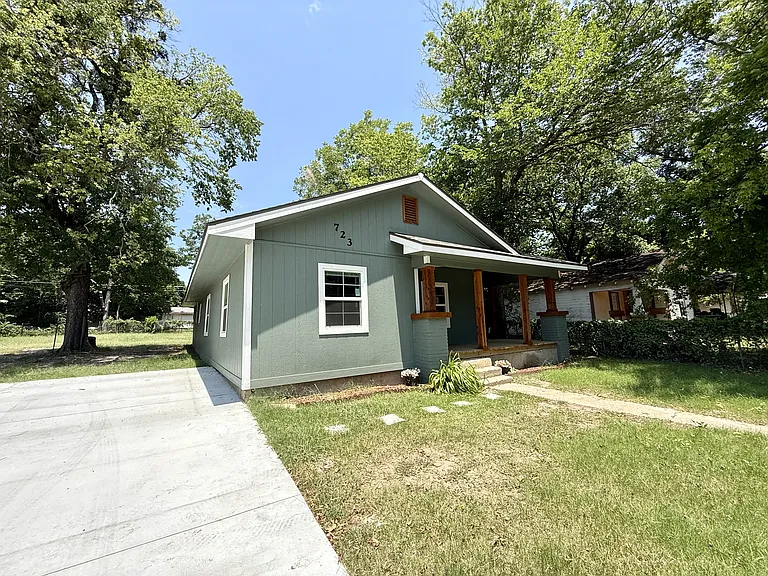 723 Roff St NE — Photo 30