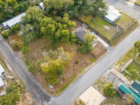 2706 E 1st Ct, Panama City, FL 32401