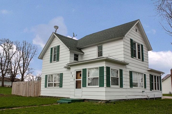 1st image of 902 N Elm St