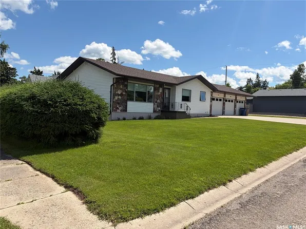 201 1st STREET, Kelvington, SK S0A 1W0