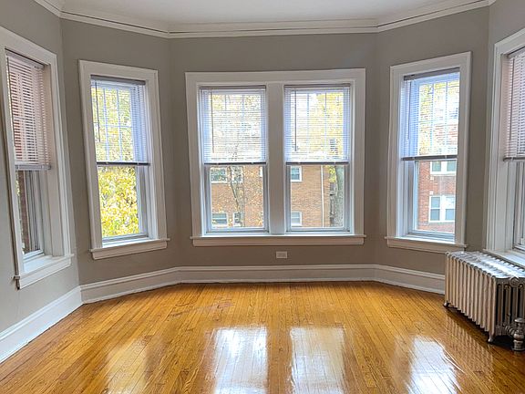 3rd image of 1940 W Birchwood Ave #2B
