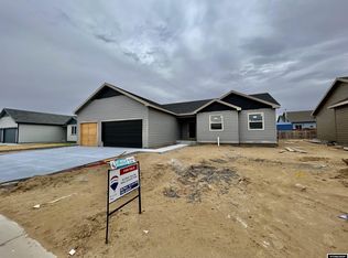 2213 Zuni Trl, Bar Nunn, WY 82601