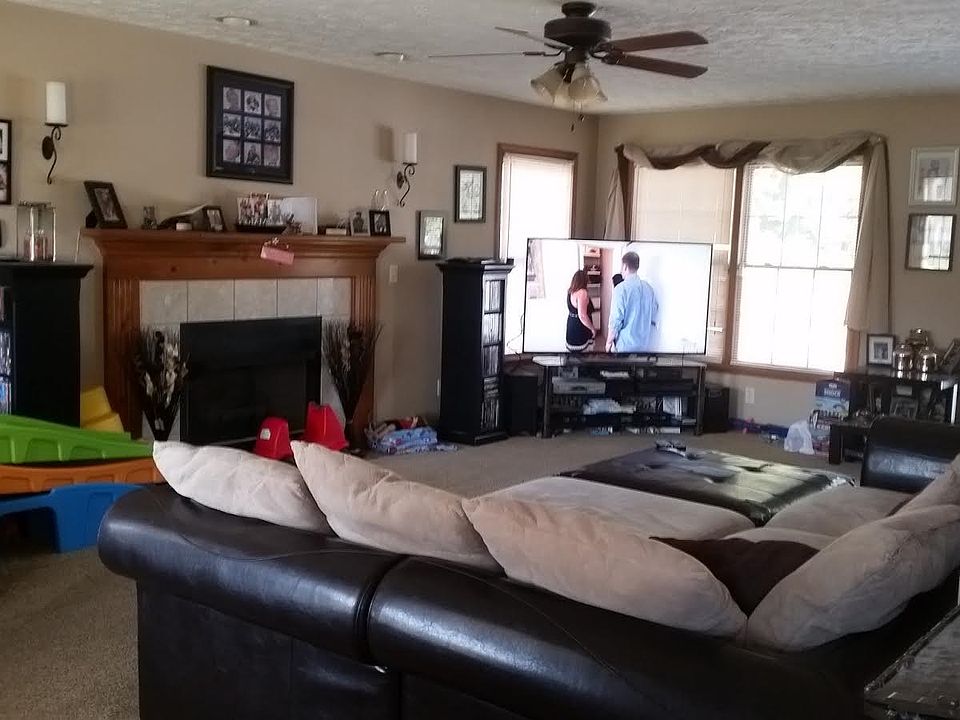 2nd image of 3384 Anthony Ln