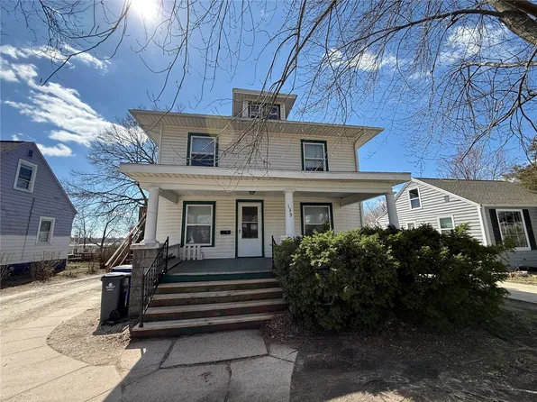 139 32nd St NE, Cedar Rapids, IA 52402