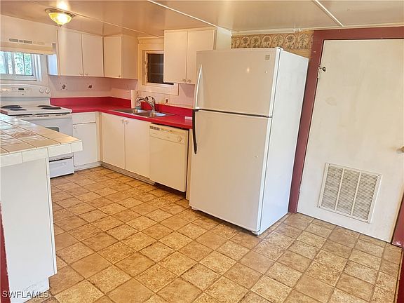 4th image of 3340 Highland Ave