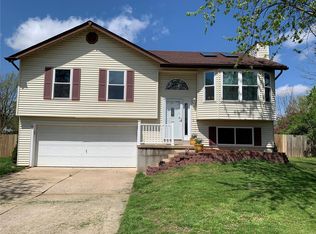 26 W Park Dr, O'Fallon, MO 63366