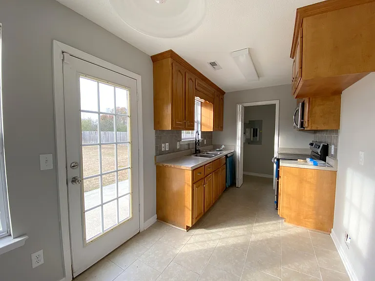 170 Stafford Rd — Photo 10