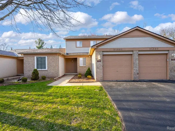 35601 Pheasant Ln, Westland, MI 48185