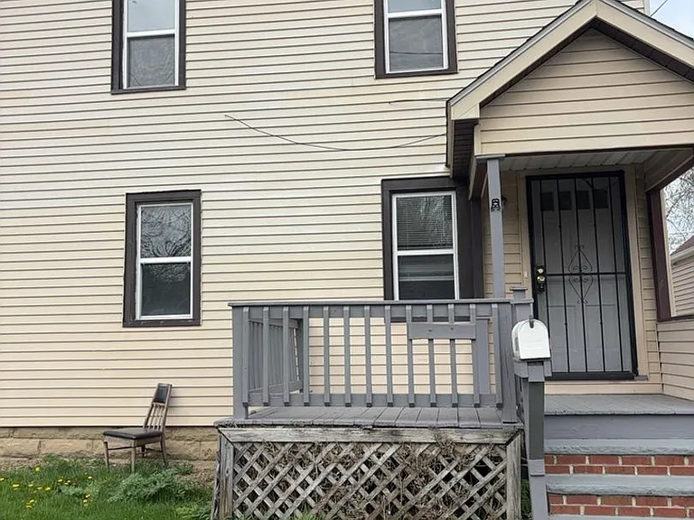 20547 Fuller Ave — Photo 3