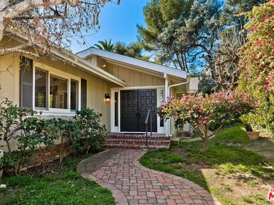 751 Teakwood Rd, Los Angeles, CA, 90049