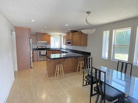 5th image of 13801 NE 40th St