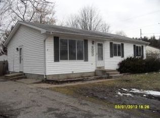 6003 Harvey St, Haslett, MI 48840