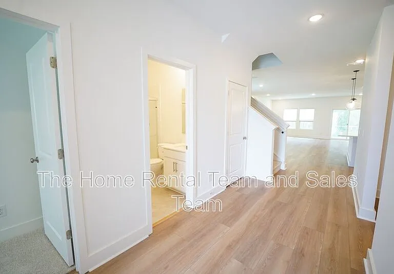 128 Kingswood Cir — Photo 5