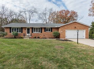 3794 Greentree Rd, Stow, OH 44224