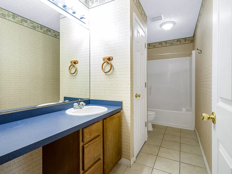 13 Chatelaine Cir SE #1 — Photo 15