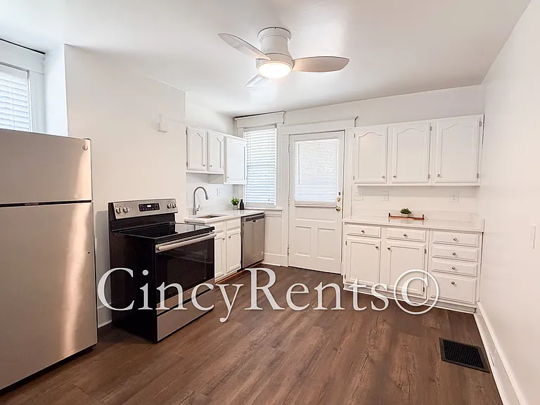 2836 Linwood Ave #1 — Photo 8