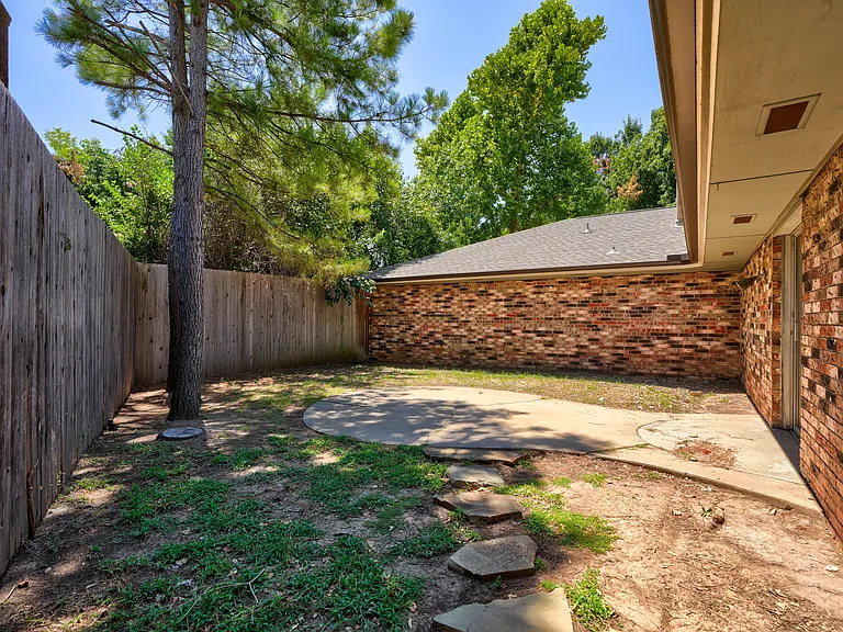 6325 Glenbrook Ct — Photo 41