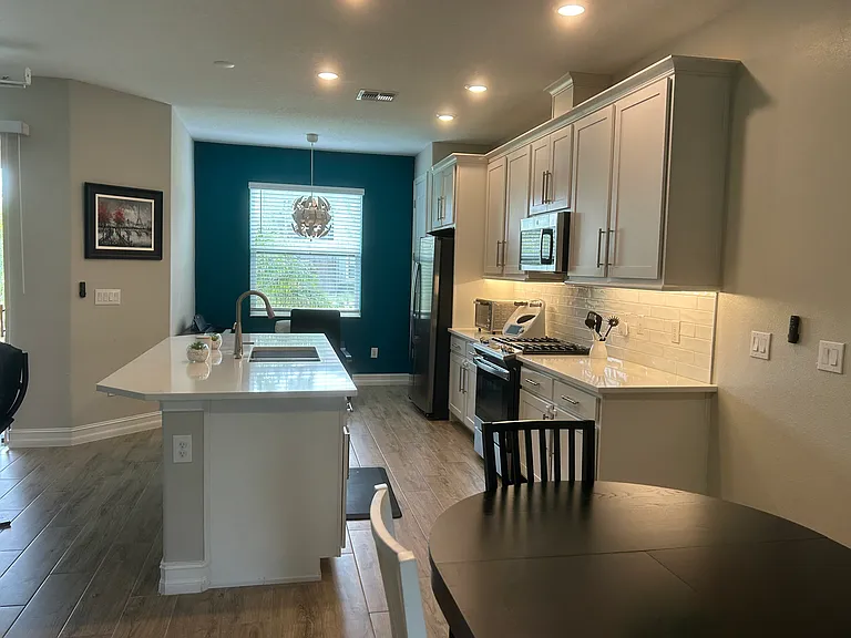 4648 Lagona Ln — Photo 4