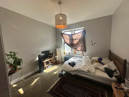 Rented by Corcoran | media 3