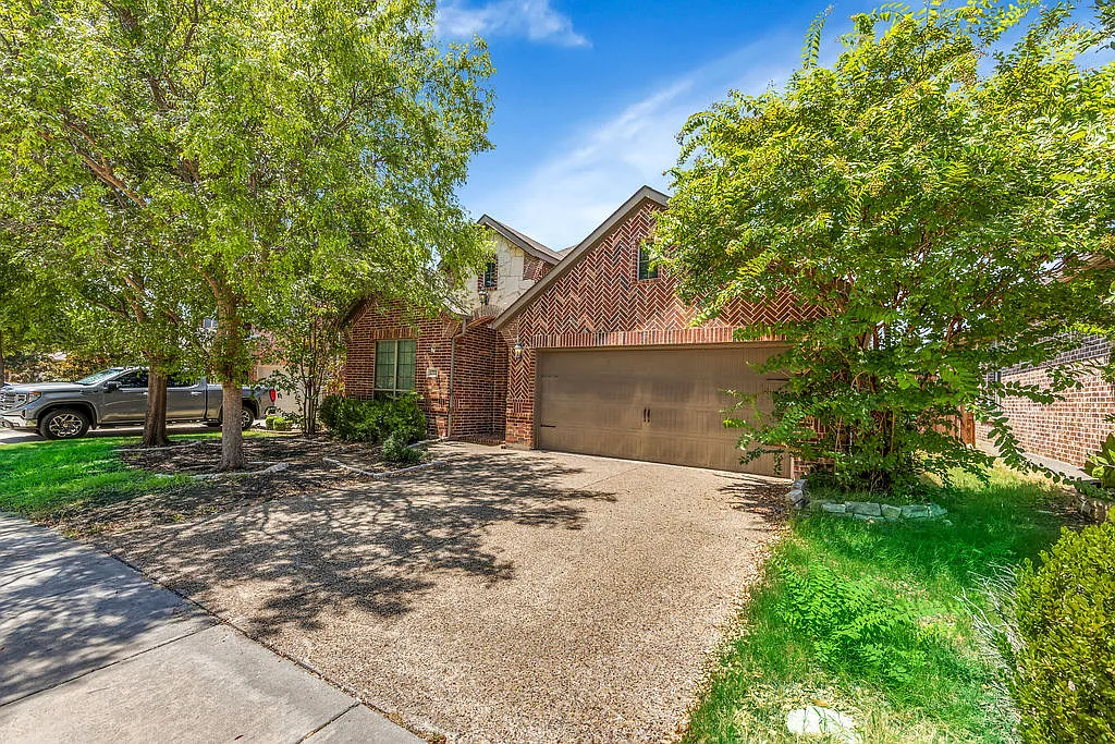4 bed, 2185 sqft, $2,549 — Photo 2