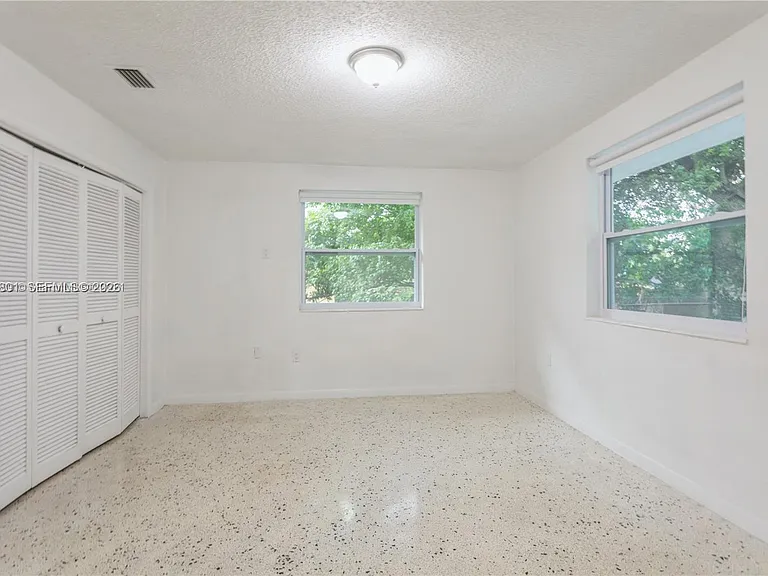3290 NW 4th St #3290 — Photo 13