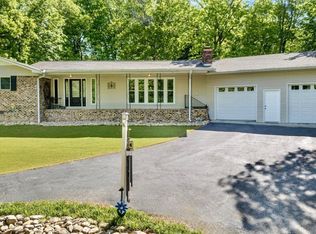 332 Lake Dr SE, Calhoun, GA 30701