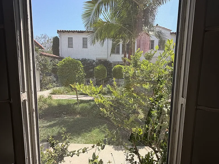 1047 S Orange Grove Ave #1 — Photo 49