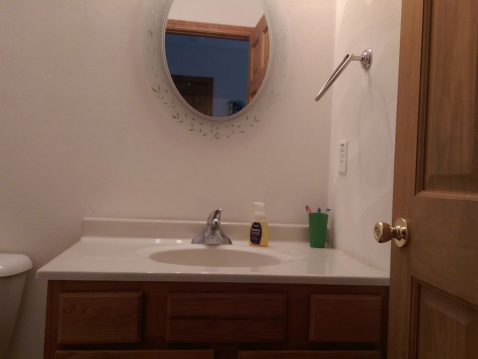 Main Floor 1/2 bathroom