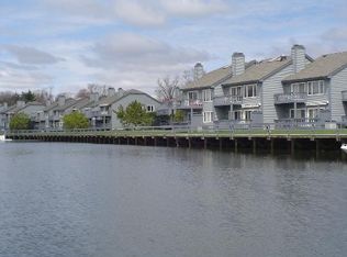 1 Island Dr UNIT 12, Norwalk, CT 06855