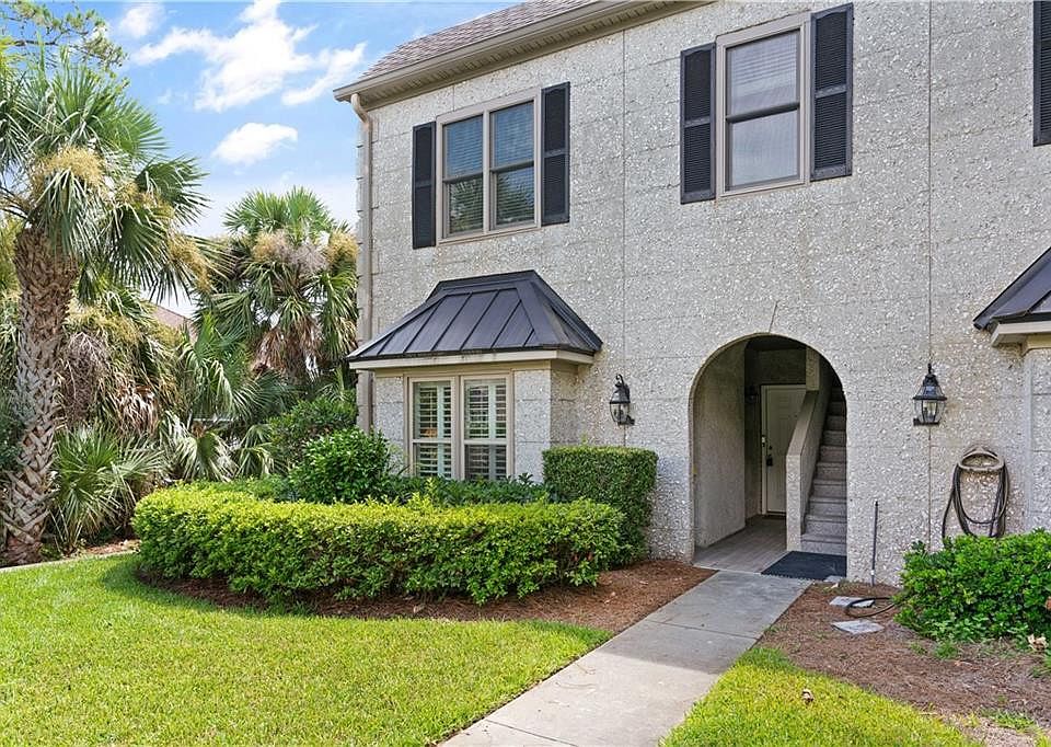 1st image of 1035 Beachview Dr APT 301