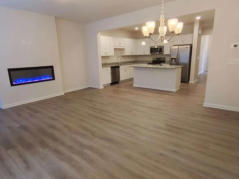 269 Dupont Dr — Photo 5
