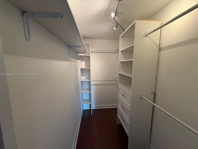 170 SE 14th St #1406 — Photo 6