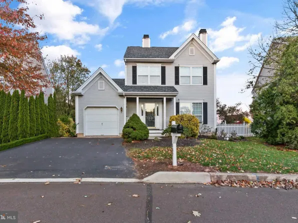 107 Shire Ln, Schwenksville, PA 19473