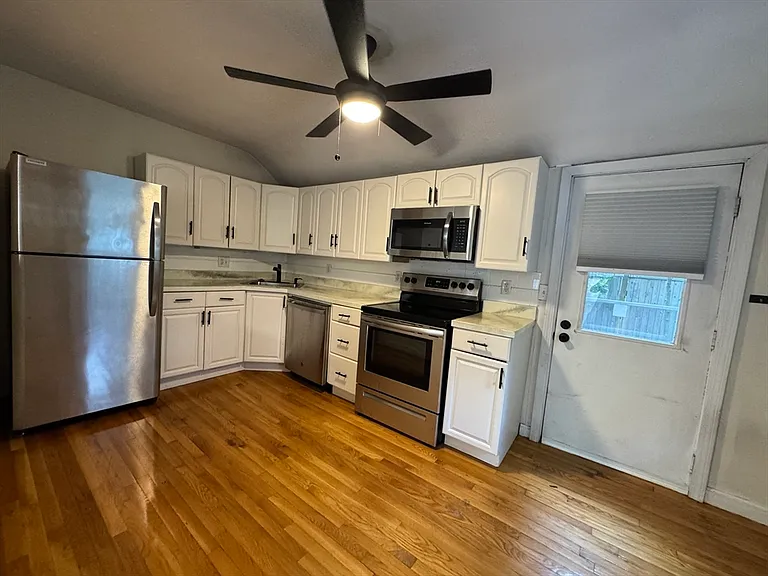 39 Cross St #1 — Photo 5