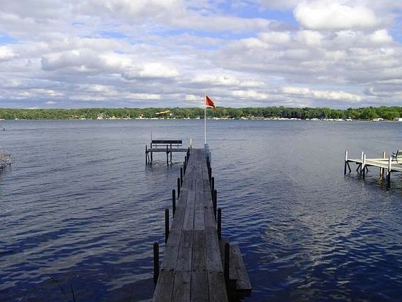 2nd image of 2214 Okoboji Blvd