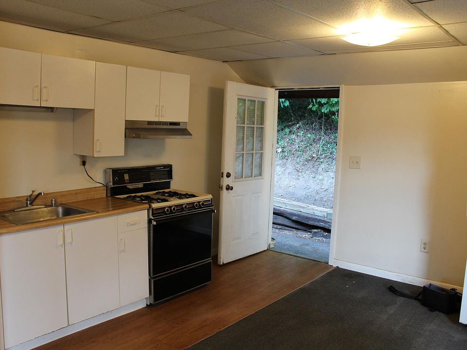 1st image of 44 Orange Ave #1