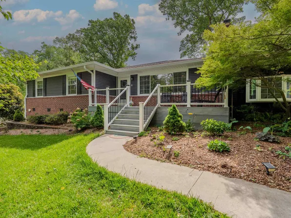 18 Woodfern Cir, Greenville, SC 29615
