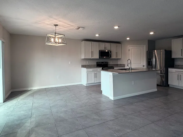 16769 Parker River St — Photo 4