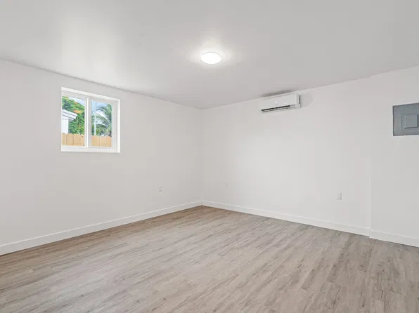 (undisclosed Address), Miami, FL 33162