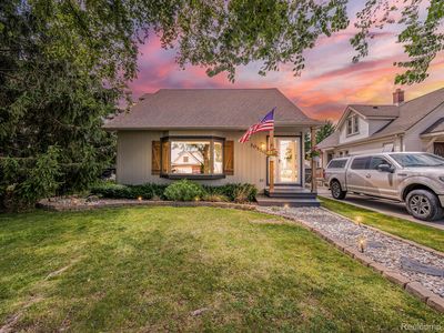 30550 Adams Dr, Gibraltar, MI, 48173