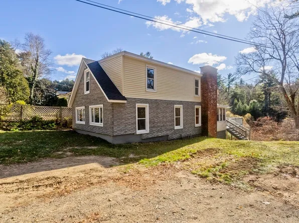 8 Summit Dr, Palmer, MA 01069