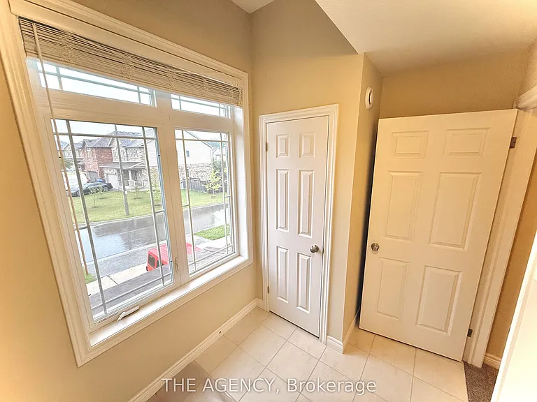 20 Drone Cres — Photo 36
