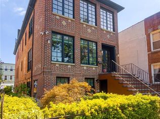 3053 35th St, Astoria, NY 11103