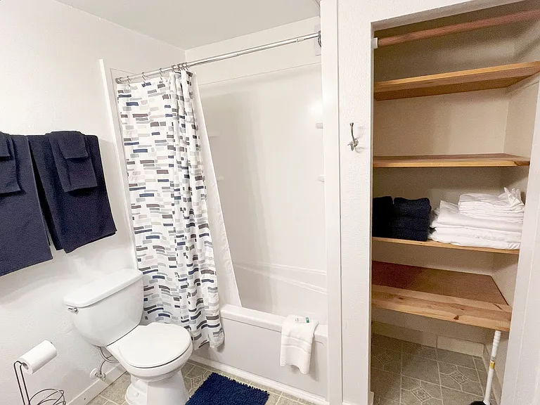 7533 Regal Mountain Dr — Photo 9