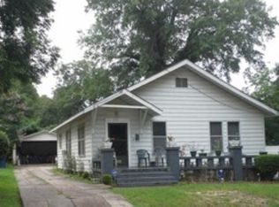 555 Maple St, Camden, AR 71701