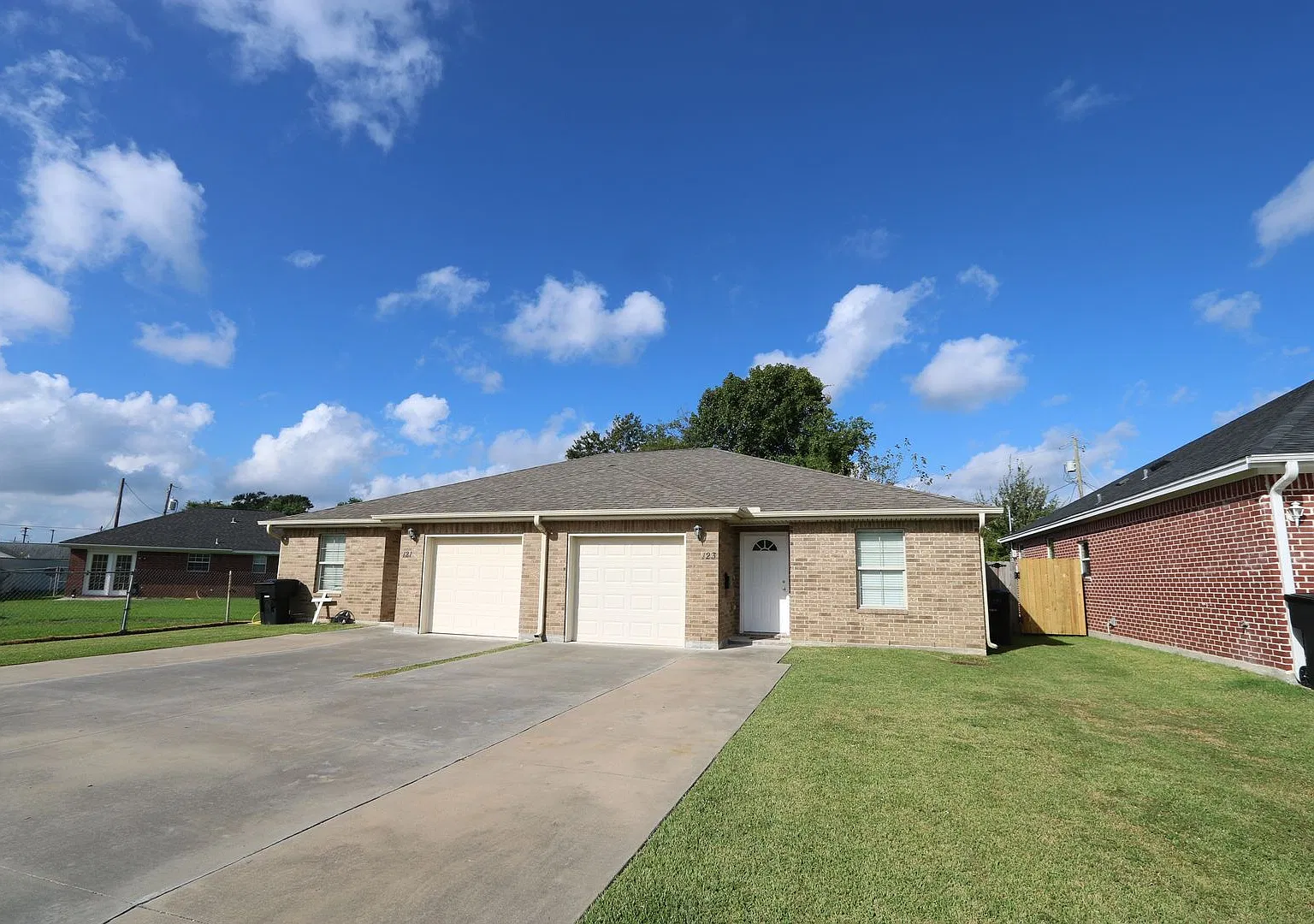 121 - 123 Gage Ave. (Duplex) — Photo 1