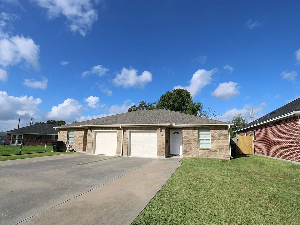 121 - 123 Gage Ave. (Duplex)